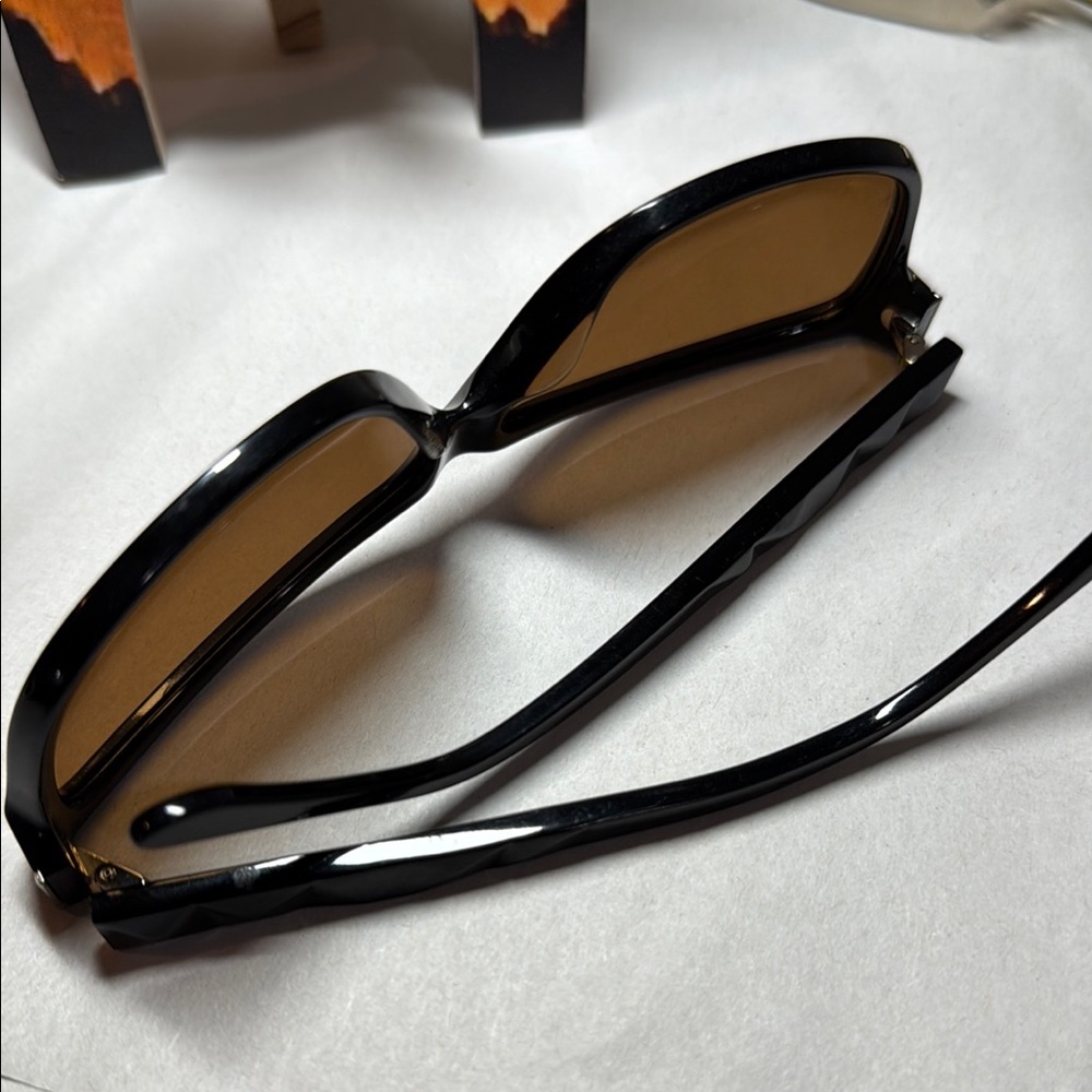 BCBGMaxAzria Black Sunglasses with Dark Tinted Lenses - Picture 7 of 8